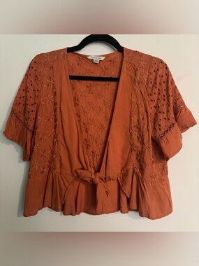 American Eagle Womens Terra Cotta Orange Med Short Sleeve Tie Front Eyelet Top